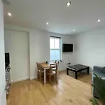 Apartment In Battersea Near Power Station/London Eye Bs3
