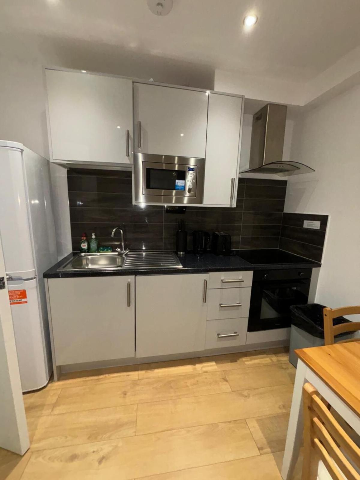 In Battersea Near Power Station/london Eye Bs3 Apartamento Londres